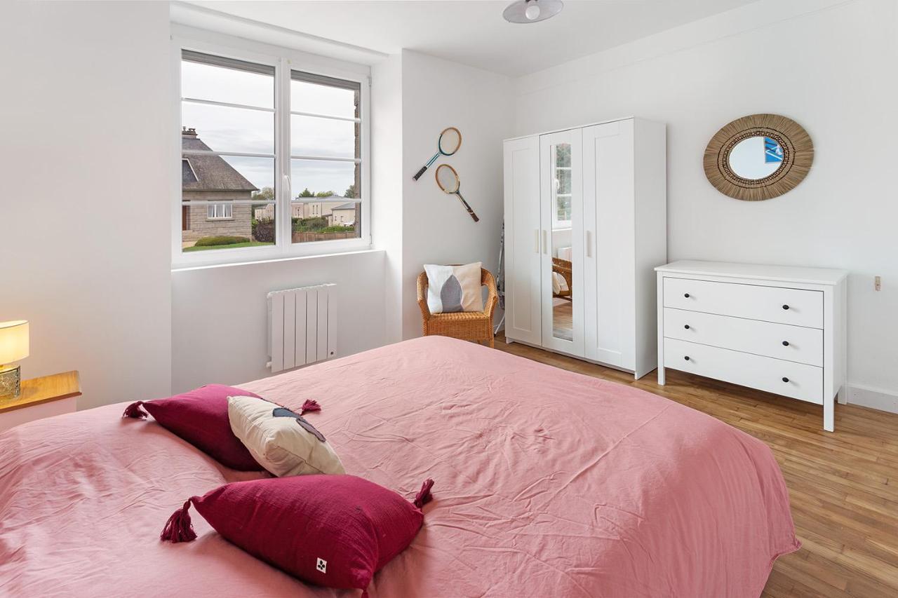 Loft British Au Pied Du Mont ! Apartment Pontorson Exterior photo
